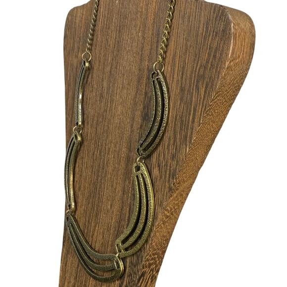 Vintage Style Silver Tone Statement Necklace & Dangle Earrings Set - Picture 7 of 9